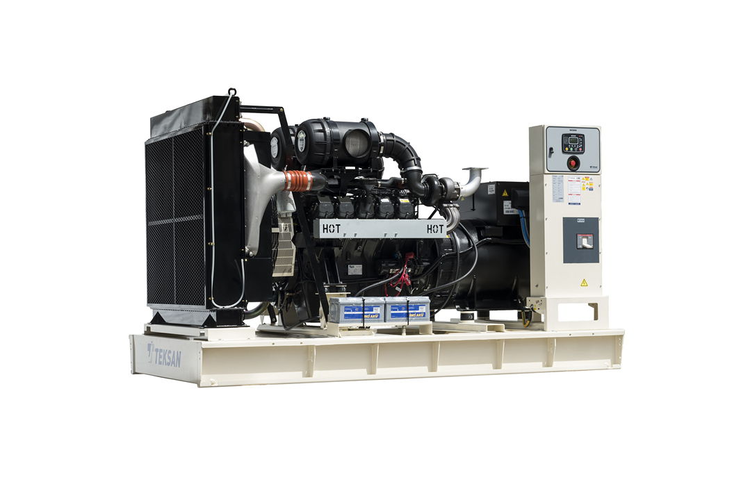 Cummins c80d5. Дизельный генератор white. Генератор caterpillar 50 квт. C. C generators.